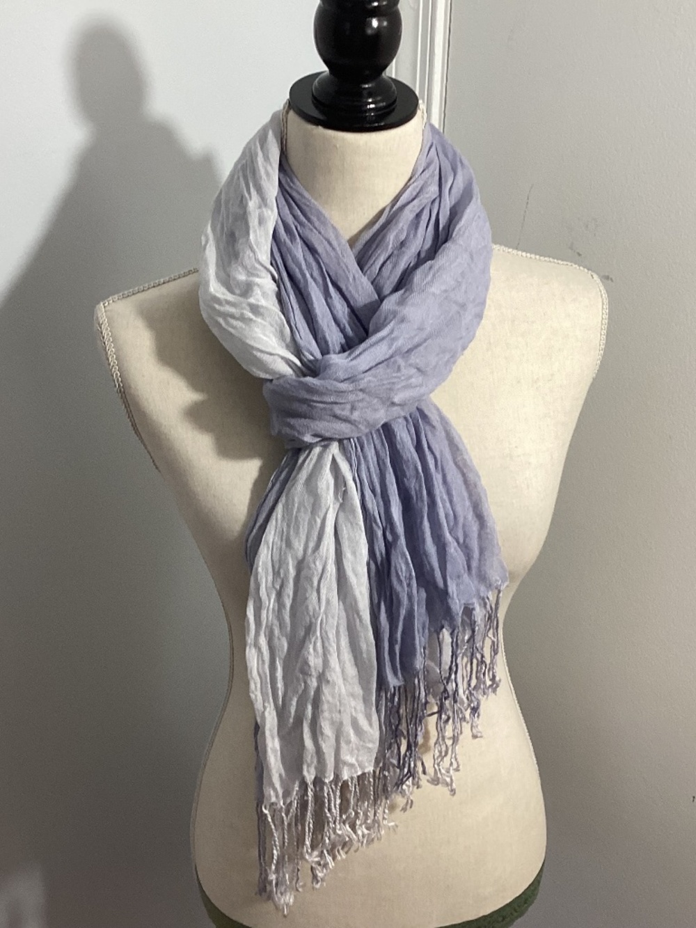 BLOOMINGDALES ONLY OURS VISCOSE CRINKLED OMBRE GRAY LAVENDER SCARF WRAP 70x30”